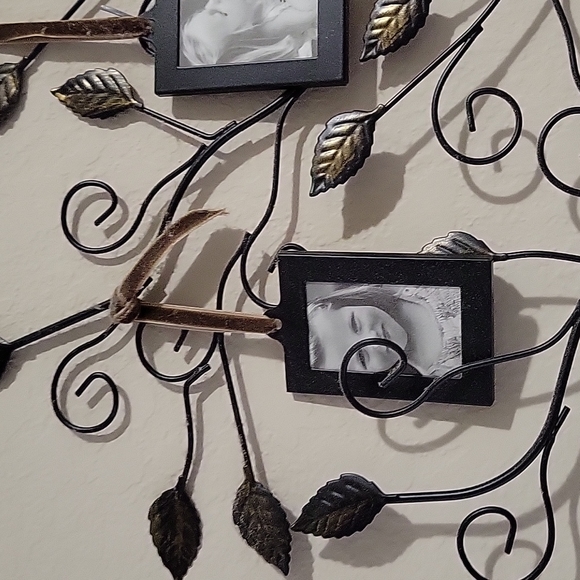 Black metal hanging picture tree. - Picture 2 of 3